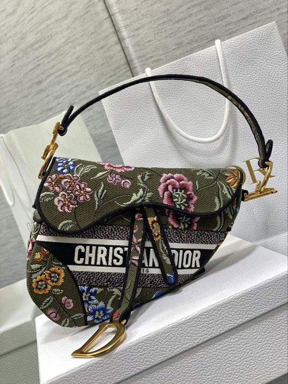 HOW DO I SPOT A FAKE DIOR BAG?